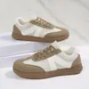 Zapatos de mujer transfronterizos 2026 nuevos, zapatillas de entrenamiento alemanas versátiles de primavera, zapatillas planas casuales, zapatillas retro para estudiantes