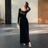 Vestido Largo de Manga Larga con Espalda Descubierta y Diseño Calado con Copas Extraíbles, Corte Ajustado, Favorecedor, Versátil para Salir y para el Trabajo, Estilo Femenino