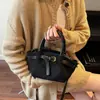 Bolso de Mano Retro de Gama Alta, Bolso Tote Pequeño para Mujer, Nuevo Bolso Cubo Pequeño de Moda 2025, Bolso Cruzado Simple de un Solo Hombro