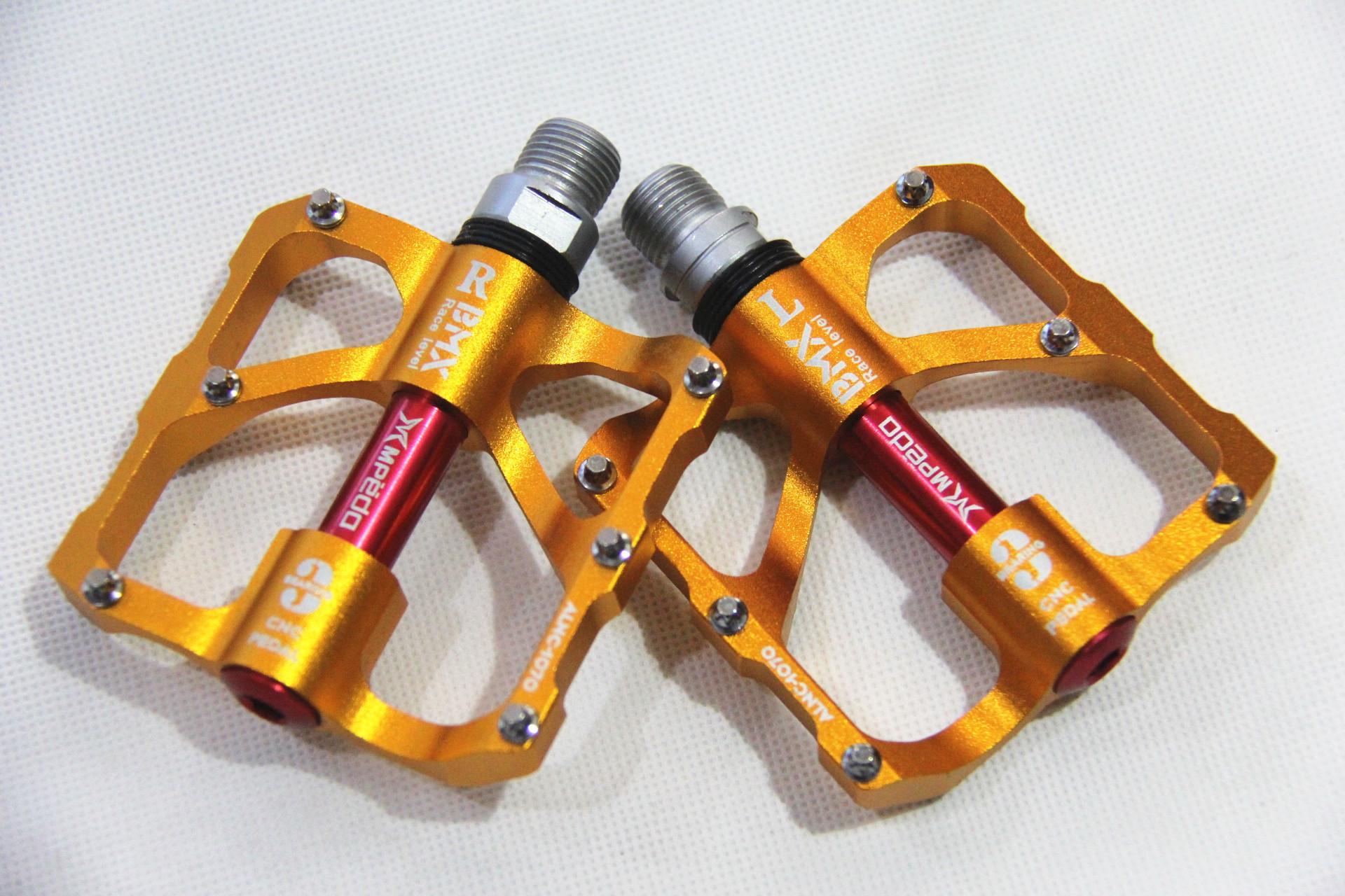 4079137958_1564704934