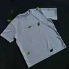 2025 Nova Camiseta Masculina de Verão Cor Sólida Pesada Manga Curta Estilo Americano High Street Gola Pequena Fresca Ombro Reto com Patchwork Manga Meia