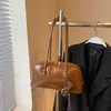 Bolsa de bowling simples e retrô para mulheres, novo estilo 2026, bolsa almofada casual versátil, bolsa de ombro para o dia a dia, bolsa de axila