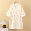 Venta al por mayor de fábrica Bata de baño de gasa clase A con estampado de dibujos animados 100% algodón para niños, de algodón, para el hogar, absorbente de agua, secado rápido, de verano