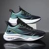 Tendencia de moda en zapatillas primavera 2024 tejido fly transpirables zapatos juveniles para hombre suela blanda zapatillas de correr ligeras venta al por mayor