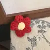 Novos Sapatos de Lã Fofos com Flores Bufantes para Outono e Inverno Cadarços de Flor Fivelas Decorativas Sapatos Multicores para Treinamento Moral Acessórios para Sapatos Esportivos
