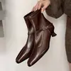 Hebilla de cinturón desmontable de dos vías botas elegantes capaces adelgazantes 2026 Otoño/Invierno tacón de gatito tacón medio punta cuadrada botines elásticos para mujer