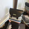 Bolsa Cuadrada Pequeña Tejida de Paja de Gama Alta al por Mayor para Mujer 2025 Otoño Nueva Bolso de Hombro de Color Contrastante Lujo Ligero Bolso Cruzado de Moda Celebridad de Internet