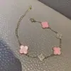 Pulsera de trébol de cuatro hojas de alta gama, lujo ligero, joyería sofisticada y elegante, accesorios de diseño de moda para mujeres, venta al por mayor