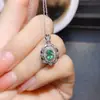 Venta al por mayor de fábrica Popular Colgante de Esmeralda Natural Plata S925 Incrustado Piedra Principal 4*6 Joyería de Lujo Venta Directa de Fábrica