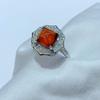 Anillo de granada Fanta con incrustaciones de platino y baño de plata S925, primavera de 2023, con boca abierta y piedra principal de 8 mm.