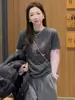 Camiseta de Manga Larga con Estampado, Cuello Redondo, Estilo Cepillado, Falso Dos Piezas, Nueva Colección Primavera 2026 para Mujer, Elegante y Versátil, Top Holgado que Rejuvenece