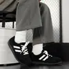 Zapatos de entrenamiento alemanes negros para mujer que aumentan la altura, nuevos versátiles para el otoño de 2026, zapatos deportivos casuales cómodos para mujer