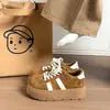 2026 Versátiles Nuevos Zapatos Casuales de Moda con Puntera Redonda que Aumentan la Altura para Primavera, Superventas Retro Alemanes para Mujer con Suelas Gruesas y Diseño de Cordones