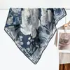 Bufanda cuadrada de terciopelo colorida de 90 cm con estampado floral para mujer para otoño e invierno, chal de playa para vacaciones de color contrastante por ambos lados, bufanda cálida