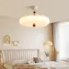 Lámpara de techo para dormitorio estilo madera natural con proyección de nubes y cielo estrellado, luz suave, cómoda y acogedora, adecuada para el estudio de los niños y el dormitorio principal, accesorio de hierro