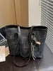 Bolsa Tote Grande, Fresca e Estilosa, Bolsa de Mão Casual para o Dia a Dia, Nova Bolsa de Ombro de Alto Valor Primavera 2026