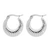 Aretes retro moda europea y americana viento ins aretes huecos de acero inoxidable comercio exterior personalidad exagerada acero de titanio aretes dorados