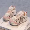 Tênis Esportivo Feminino 2026 Novo Primavera Sapatos Infantis Menina Malha Respirável Tênis de Corrida em Malha Menino Crianças de Porte Médio e Grande