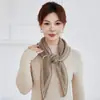Bufanda Triangular de Punto 100% Cachemira Nueva Otoño e Invierno 2025 Bufanda de Moda para Mujer con Combinación de Colores Bufanda Cálida para el Cuello