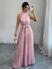 Nuevo Vestido Largo de Verano 2026 Estilo Europeo y Americano para Mujer con Cuello Halter, Cinturón en la Cintura y Diseño Plisado, Elegante y Fluido