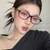 Estilo de Chica Popular Europea y Americana Montura de Gafas Lisa Elegante Borgoña Cuadrada Ojo de Gato Cara Redonda Aspecto Adelgazante Se Puede Combinar con Mujeres Miopes