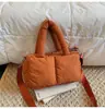 Bolso acolchado de algodón de moda estilo coreano para mujer 2026 Nuevo bolso cuadrado de moda Simple versátil para exteriores casual bandolera pequeño