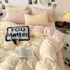 Conjunto Quatro Peças de Veludo Leite Espessado de Inverno Lençóis de Cama Quentes com Forro de Lã Capa de Edredom Veludo para Bebê Cor Lisa Conjunto de Três Peças para Dormitório