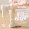 Meias Leves, Respiráveis, Confortáveis, Amigas da Pele, de Malha Delicada, com Tema de Estampa de Desenhos Animados Fofos, para Vendas Transfronteiriças