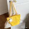 Shuai Mijia 2026 Nueva Bolsa Tote Ligera de Nicho para Mujer, Bolso Cubo de Gran Capacidad, Adecuado para el Viaje Diario, Bolso de Hombro para Debajo del Brazo