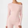 Nueva camiseta de manga larga de otoño Caijue para mujer, top de hombros descubiertos cepillado, ropa de yoga de alta elasticidad para deportes, running y gimnasio