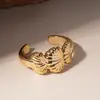 Pulseira Aberta Cruzada Europeia e Americana com Padrão de Flor em Concha de Acrílico Levemente Luxuosa de Alta Qualidade Joia de Mão Exagerada da Moda