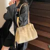 Bolsa Tote Nova de Grande Capacidade 2025 Camurça Casual Versão Coreana Ins Versátil Bolsa de Mão Bolsa de Ombro Moda Tendência Luxo Leve