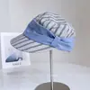 Gorra de Equitación Plisada a Rayas para Mujer, Nueva Gorra Versátil de Pico de Pato para Otoño, Gorra de Periódico de Moda para Exteriores con Visera Solar