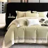 Clase de Lujo Ligero Ropa de Cama 100% Algodón de Fibra Larga Cepillado Bordado Juego de Cuatro Piezas Funda de Edredón Súper Suave Engrosada Cama Algodón Puro