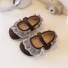 Novos Sapatos Infantis de Outono Renda Clássicos Pequenos Sapatos de Couro Estilo Coreano Moda para Meninas Boca Rasa Solado Macio Laço Sapatos de Princesa