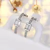 Pendientes Cruzados de Medio Círculo Rectángulo Circonita Clavos de Plata Moda Francesa Simple Pendientes de Lujo Ligero para Mujer Venta al por Mayor