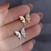Brincos de borboleta assimétricos com zircônia microincrustada, brincos femininos minimalistas, leves, luxuosos, de alta qualidade, temperamento, nicho, personalidade