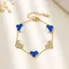 Pulsera de Acero Inoxidable con Diseño de Flor de Trébol de Cuatro Hojas Tridimensional Estilo Europeo y Americano, Joyería de Moda Elegante Hecha a Mano, Accesorio para la Mano