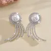 Brincos Redondos de Pérola Europeus e Americanos Transfronteiriços Incrustados com Diamantes, Brincos Retrô Personalizados e Exquisitos, Brincos de Luxo Leve e de Alta Qualidade para Mulheres