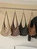 Bolsa tote de bolinhas de nicho estilo coreano transfronteiriça, grande capacidade, vintage, moderna, casual, estilosa, bolsa de ombro para o dia a dia