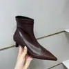Botines de tacón bajo estilo influencer, zapatos de tacón de gato con punta fina, nuevas botas elásticas chic para mujer 2025, botas para llevar con la pierna descubierta, botines