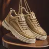 Sapatos Masculinos 2026 Novo Outono Solado Macio Botas Martin Versátil Retro Casual para Trabalho Leve Estilo Primavera/Outono