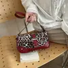 Bolsa Feminina Nova Simples Retrô Moda Casual Personalidade Bolsa de Ombro Único Tendência Verão 2026 Bolsa Quadrada Pequena Texturizada