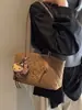 Bolsa Tote Grande Acolchoada de Ombro para Mulheres 2025 Nova de Alta Qualidade Leve Bolsa de Axila Yangshulin Tendência