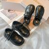 Sapatos de couro pequenos infantis 2025 primavera novos meninos e meninas com terno escola desempenho alunos sapatos de couro sapatos de desempenho