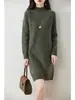 Elegante falda de punto de lana con cuello medio alto para mujer, jersey de cuerpo entero con diamantes grandes, color liso, informal, largo medio