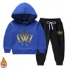 Conjunto de Suéter con Capucha para Niños Otoño e Invierno 2023 Estilo Occidental Nuevo para Niños Medianos y Grandes Ropa de Invierno Gruesa y Cálida con Forro de Felpa