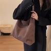 Bolso de pana suave retro para pan para mujer 2026 Nuevo popular de primavera Bolso de hombro de gran capacidad Bolso tipo cubo de moda