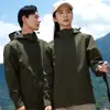 Jaqueta Soft Shell Personalizada Gola Alta Roupa de Trabalho Outono e Inverno Jaqueta de Lã Jaqueta de Grupo para Montanhismo ao Ar Livre Logo Impresso Masculino