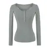 Camiseta de Manga Longa com Patchwork de Renda e Lã Fina, Ombro Normal, Design com Senso de Moda Outono/Inverno Feminino, Slim Fit, Top Base de Tricô